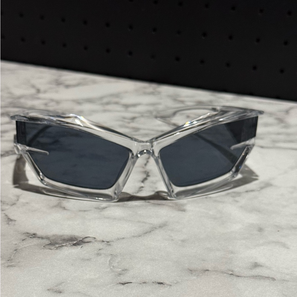 Clear Cateye Sunglasses - Picture 3 of 5